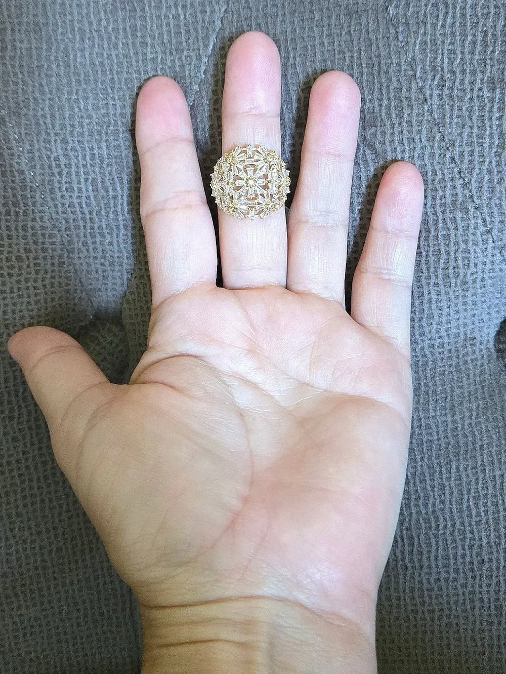 Rachel Zoe Gold💛 Floral🌼 Dome Ring💍 - NWT